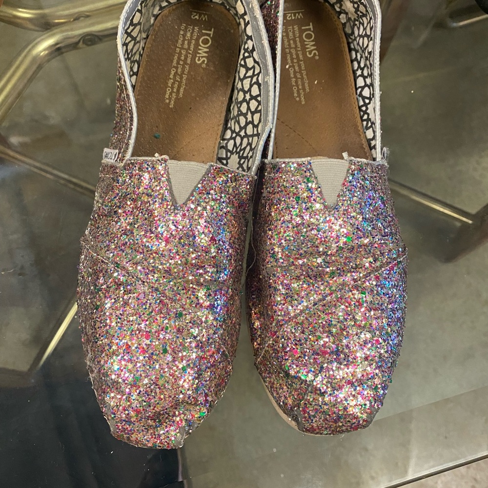 Fun confetti glitter toms